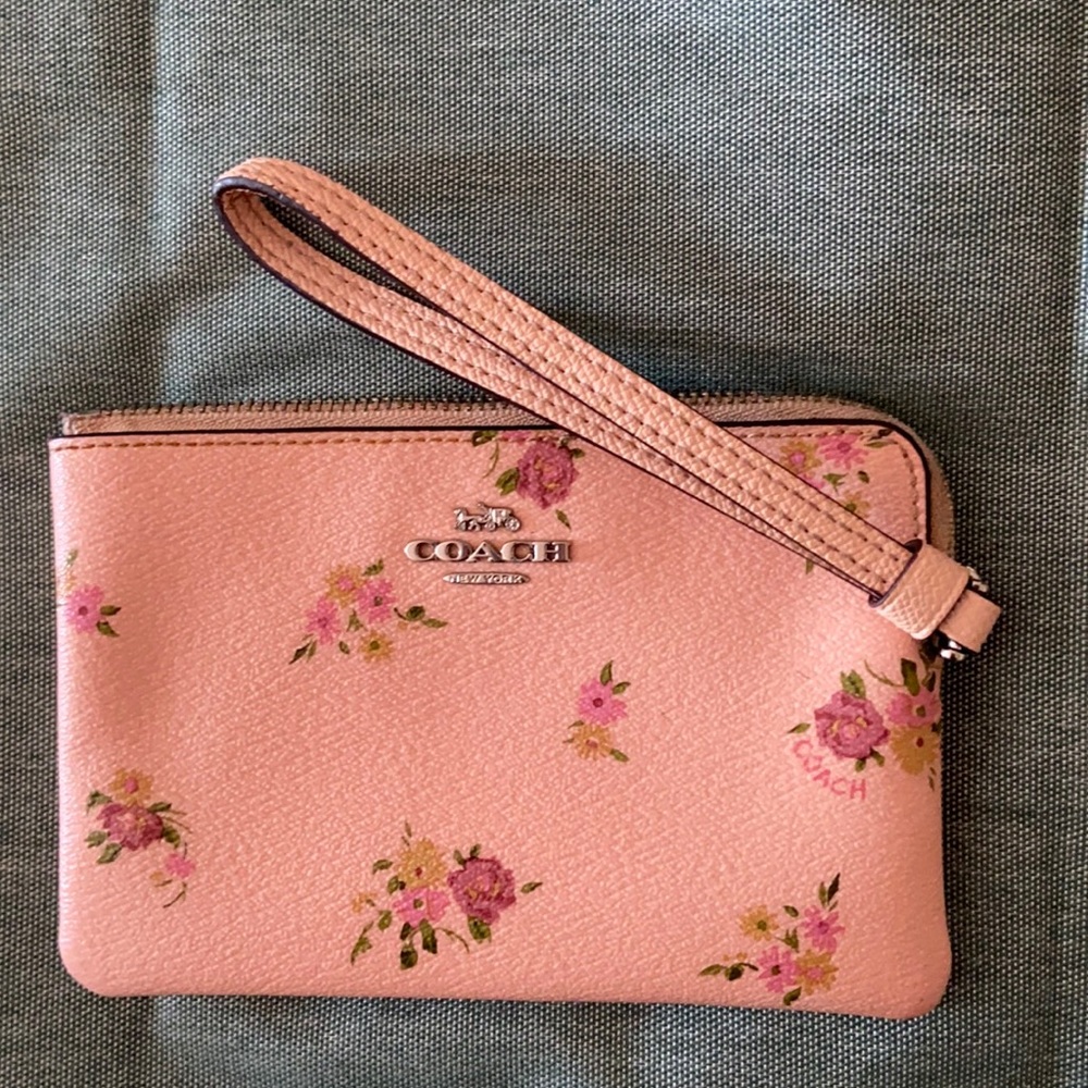 coach hand wallet